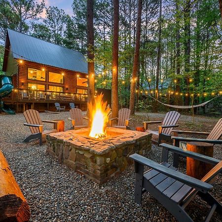 Hickory Bear - Cabin Surrounded By Pines, Sleeps 10, Hot Tub, Fire Pit, Arcade, Foosball Table & Deck Slide Broken Bow Extérieur photo