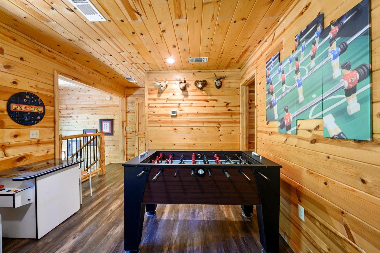 Hickory Bear - Cabin Surrounded By Pines, Sleeps 10, Hot Tub, Fire Pit, Arcade, Foosball Table & Deck Slide Broken Bow Extérieur photo