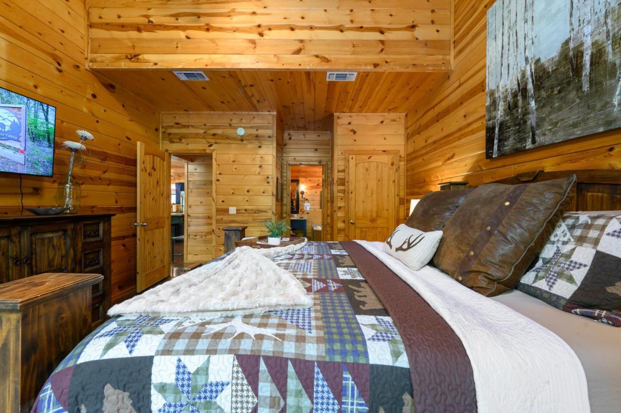 Hickory Bear - Cabin Surrounded By Pines, Sleeps 10, Hot Tub, Fire Pit, Arcade, Foosball Table & Deck Slide Broken Bow Extérieur photo