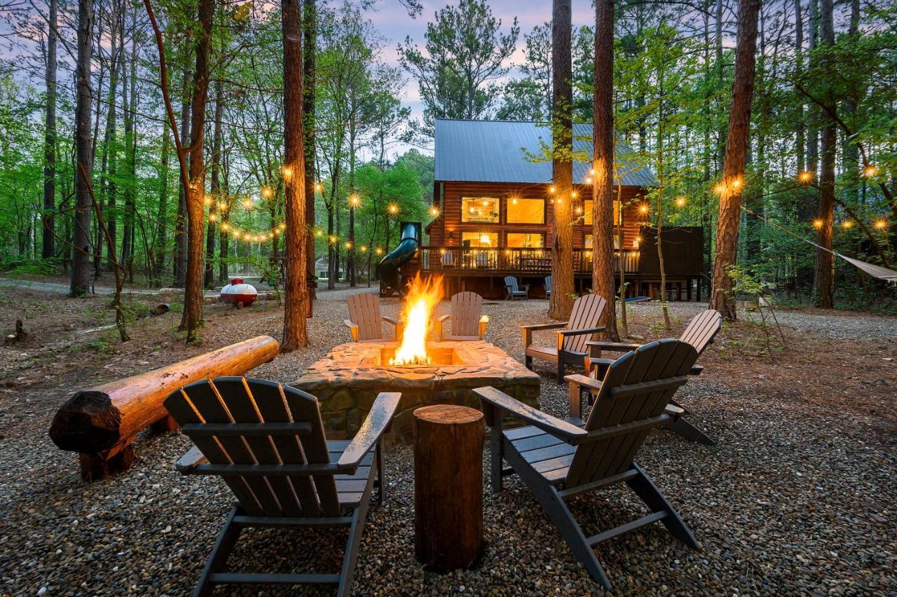 Hickory Bear - Cabin Surrounded By Pines, Sleeps 10, Hot Tub, Fire Pit, Arcade, Foosball Table & Deck Slide Broken Bow Extérieur photo