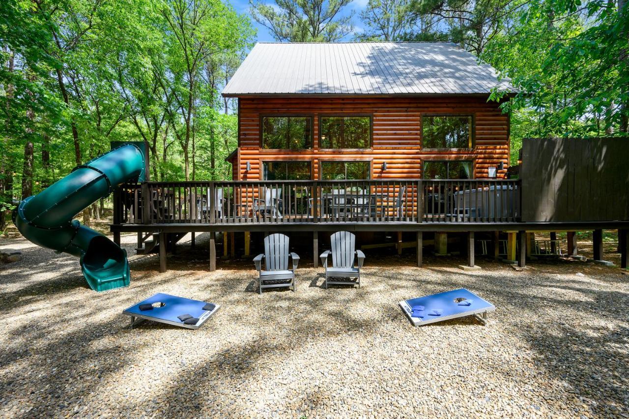 Hickory Bear - Cabin Surrounded By Pines, Sleeps 10, Hot Tub, Fire Pit, Arcade, Foosball Table & Deck Slide Broken Bow Extérieur photo