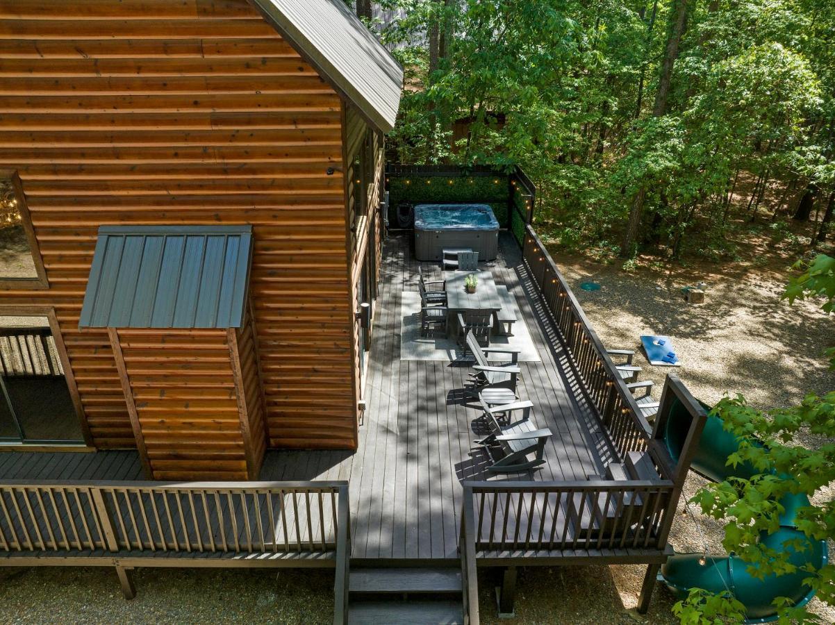 Hickory Bear - Cabin Surrounded By Pines, Sleeps 10, Hot Tub, Fire Pit, Arcade, Foosball Table & Deck Slide Broken Bow Extérieur photo