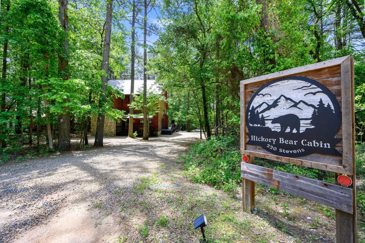 Hickory Bear - Cabin Surrounded By Pines, Sleeps 10, Hot Tub, Fire Pit, Arcade, Foosball Table & Deck Slide Broken Bow Extérieur photo