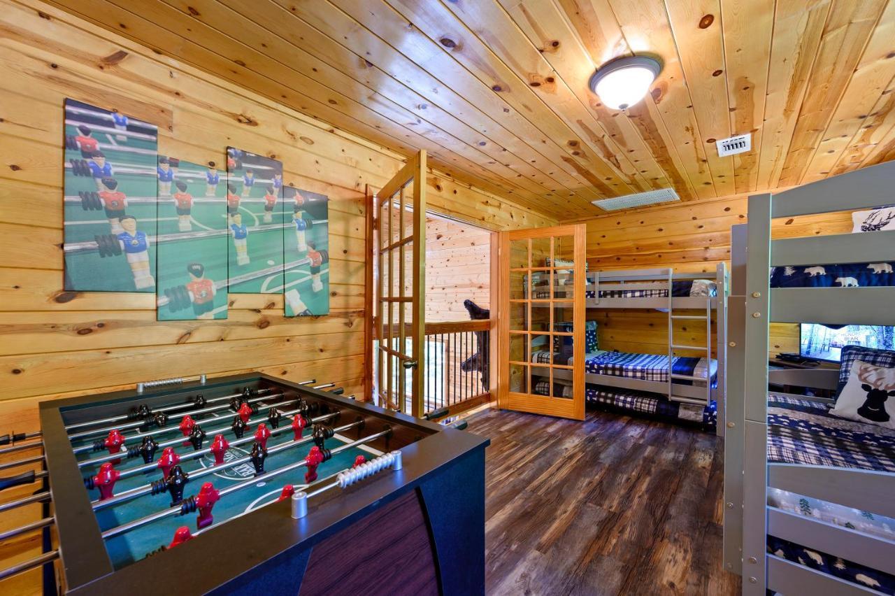 Hickory Bear - Cabin Surrounded By Pines, Sleeps 10, Hot Tub, Fire Pit, Arcade, Foosball Table & Deck Slide Broken Bow Extérieur photo
