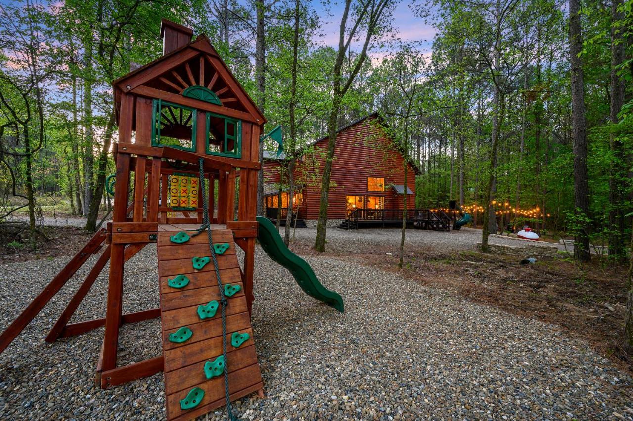 Hickory Bear - Cabin Surrounded By Pines, Sleeps 10, Hot Tub, Fire Pit, Arcade, Foosball Table & Deck Slide Broken Bow Extérieur photo