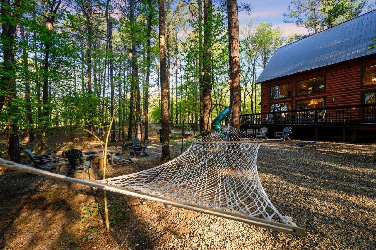 Hickory Bear - Cabin Surrounded By Pines, Sleeps 10, Hot Tub, Fire Pit, Arcade, Foosball Table & Deck Slide Broken Bow Extérieur photo