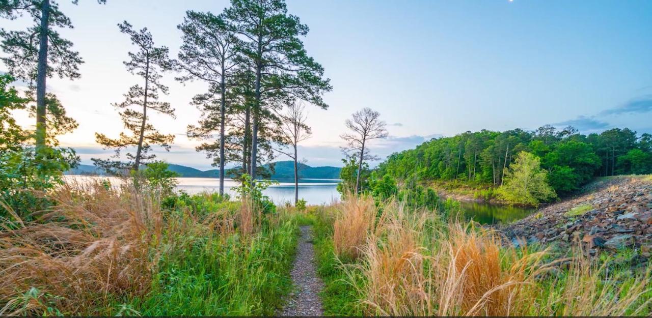 Hickory Bear - Cabin Surrounded By Pines, Sleeps 10, Hot Tub, Fire Pit, Arcade, Foosball Table & Deck Slide Broken Bow Extérieur photo